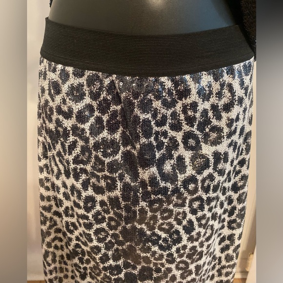 NWT W. Worthington Leopard Sequin Pencil Skirt. Color: Black/White. Size: M - Picture 6 of 12